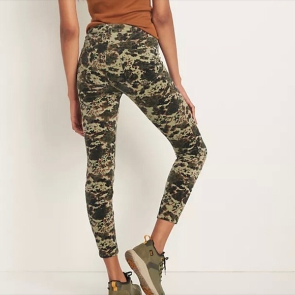 Anthropologie Pilcro High Rise Corduroy Skinny Button Fly Camo Floral Print 27P - Picture 5 of 12
